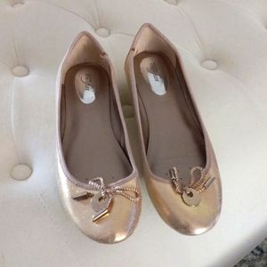 7.5 Alfani step and flex Gold shoes